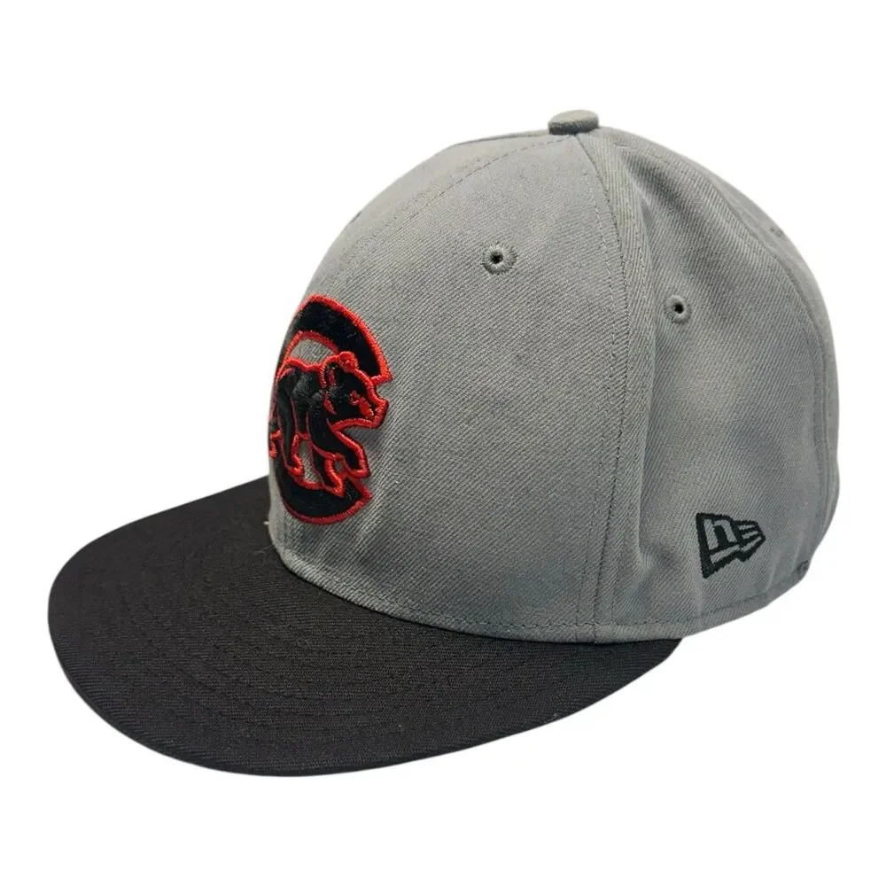 Chicago Cubs 59FIFTY Fitted Hat 7 1/4 New Era Gray Black Red